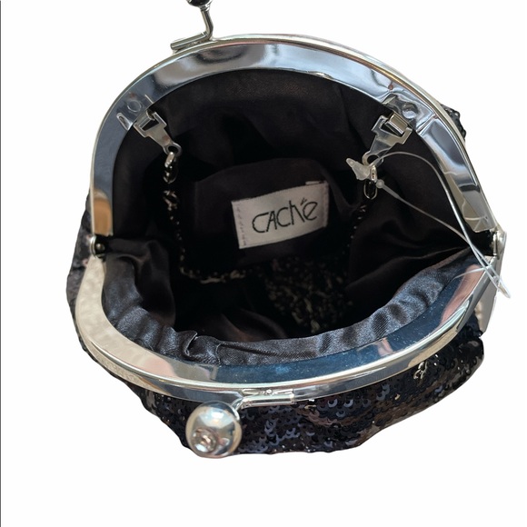 NWT Cache clutch with chain - Picture 3 of 6